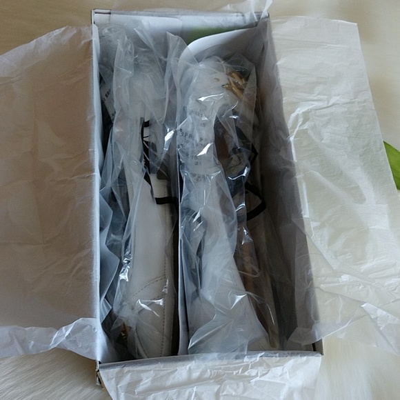 Size 7.5💕BEAUTIFUL MICHAEL KORS SHOES - Picture 7 of 8